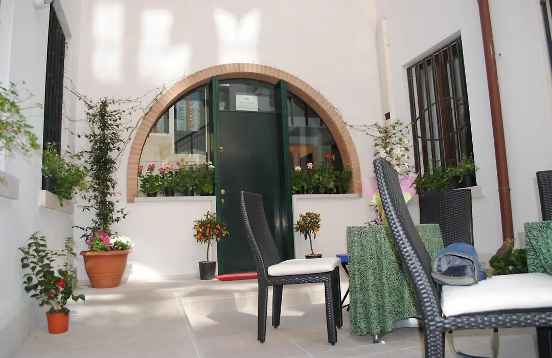 Acca Hotel-1